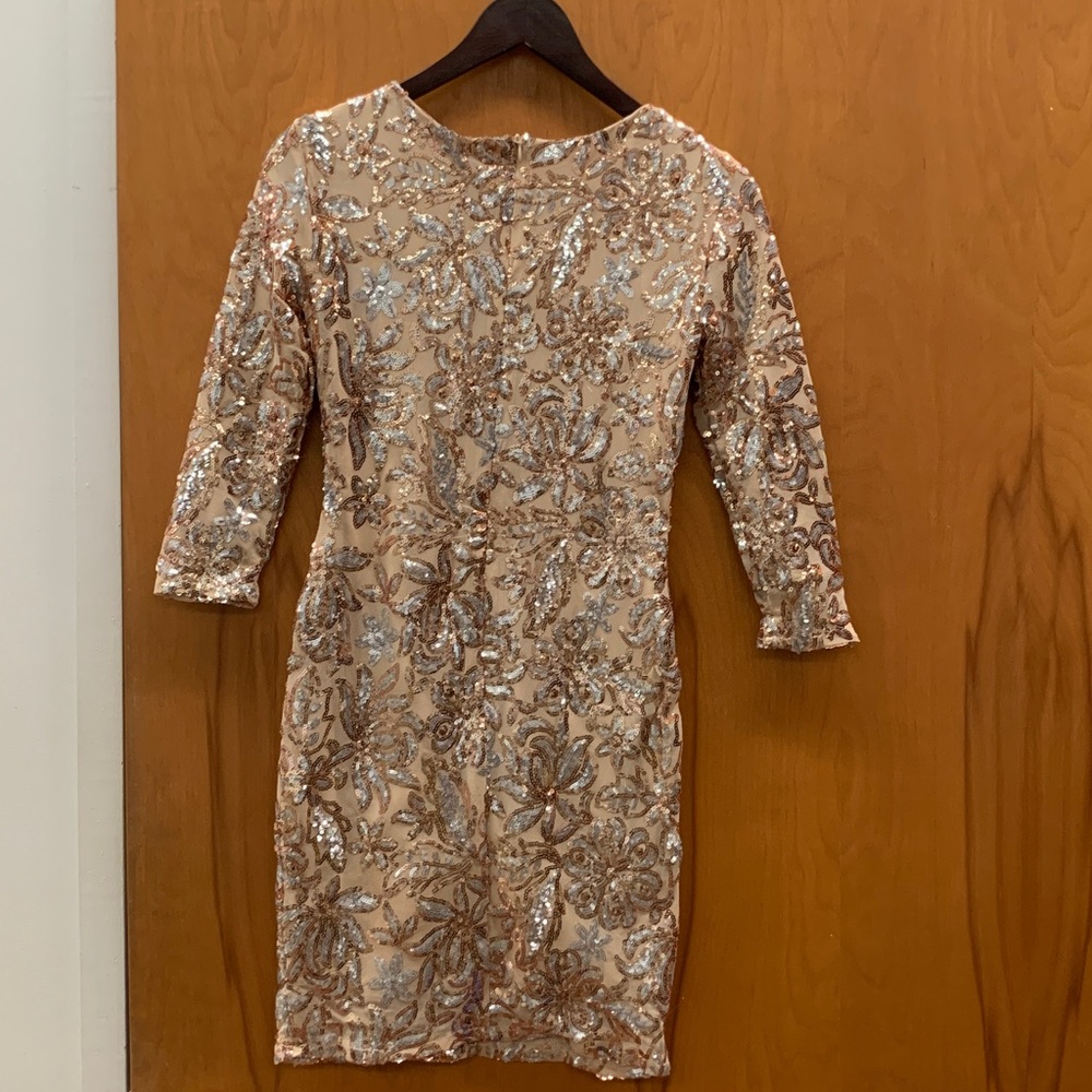 🍀5 for $25🍀 Stunning Long Sleeve Sequin Dress - Picture 5 of 9